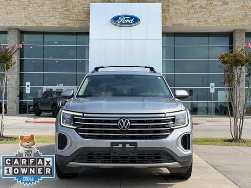 Used 2024 Volkswagen Atlas SE w/ Panoramic Sunroof Package FWD image 4