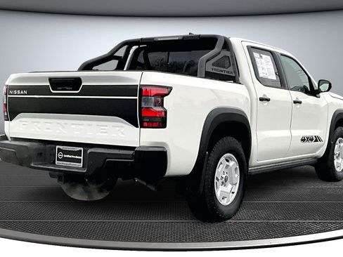 Used 2024 Nissan Frontier SV w/ Hardbody Edition image 6