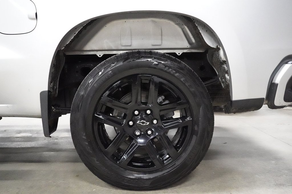 Used 2022 Chevrolet Silverado 1500 Custom w/ LPO, Blackout Package RWD image 30