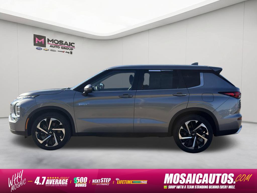 Used 2023 Mitsubishi Outlander 4WD Plug-In Hybrid image 4