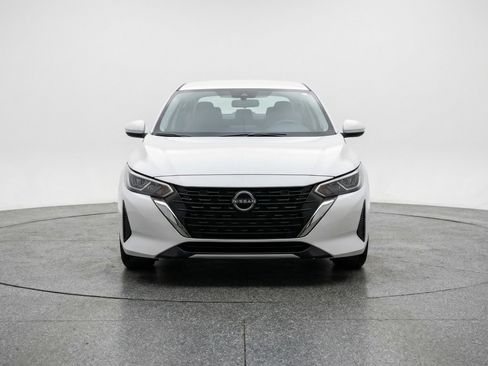Used 2025 Nissan Sentra SV FWD image 2