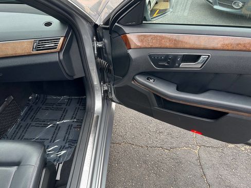 Used 2010 Mercedes-Benz E 350 4MATIC Sedan w/ Premium 1 Pkg image 29