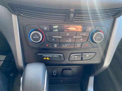 Used 2018 Ford Escape SE w/ SE SYNC Package image 20