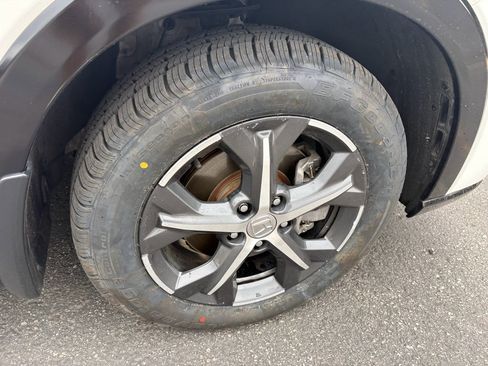 Used 2024 Honda HR-V EX-L image 3