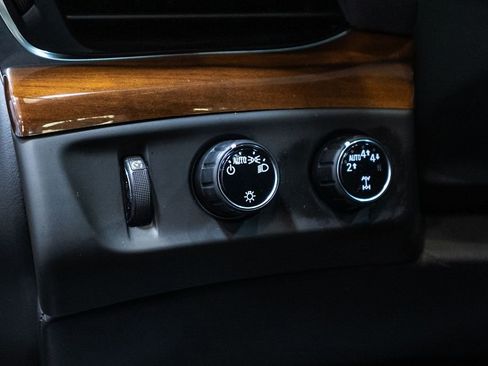 Used 2020 Cadillac Escalade Luxury image 20