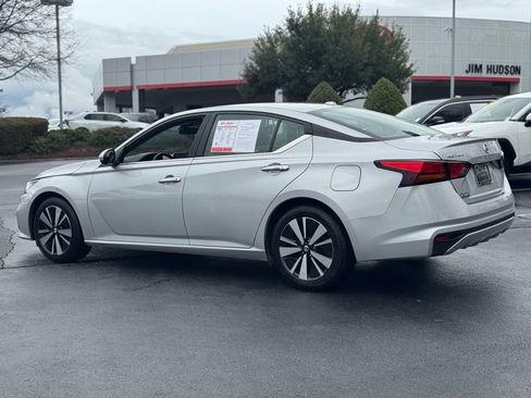 Used 2022 Nissan Altima 2.5 SV image 11