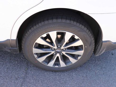 Used 2017 Subaru Outback 3.6R Limited AWD/4WD image 9