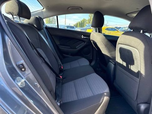 Used 2017 Kia Forte S FWD image 11