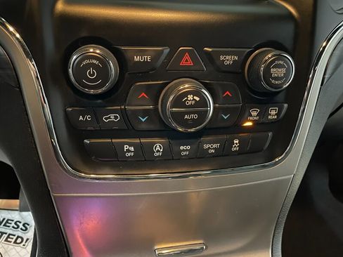 Used 2019 Jeep Grand Cherokee Laredo w/ Security & Convenience Group image 11