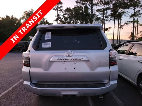 Used 2017 Toyota 4Runner SR5 image 4