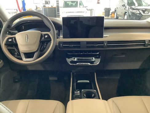 Used 2023 Lincoln Corsair AWD w/ Equipment Group 101A image 13