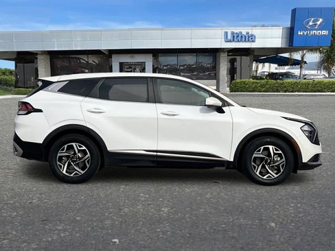 Used 2023 Kia Sportage LX image 8