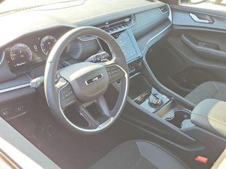 New 2025 Jeep Grand Cherokee Altitude video 3