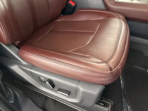 Used 2024 Ford Expedition Limited image 33