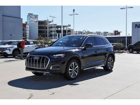 Used 2021 Audi Q5 2.0T Premium w/ Convenience Package image 2