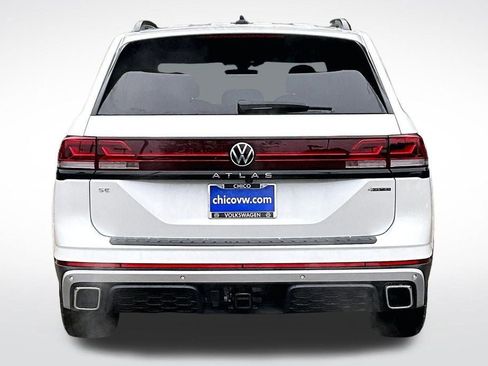 New 2026 Volkswagen Atlas Peak Edition image 3