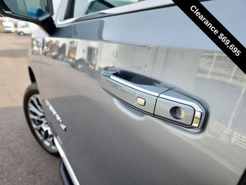 Used 2025 GMC Yukon XL Denali image 17