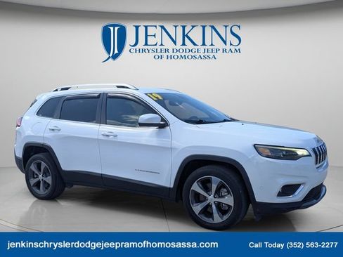 Used 2019 Jeep Cherokee Limited w/ Technology Group FWD image 2