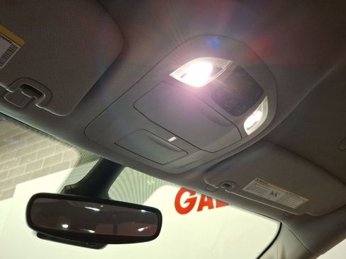 Used 2024 Chrysler Pacifica Touring-L image 28