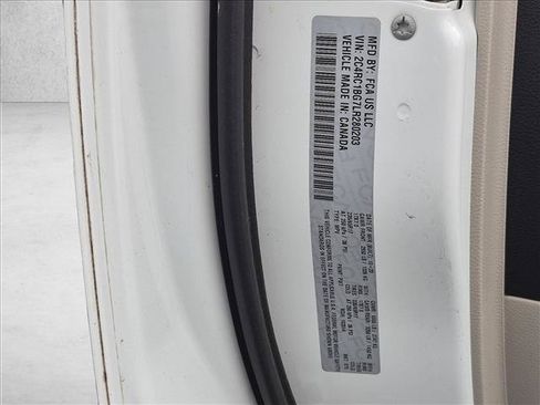 Used 2020 Chrysler Pacifica Touring-L FWD image 15