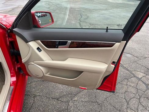 Used 2014 Mercedes-Benz C 300 4MATIC Sedan image 29