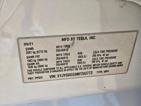 Used 2021 Tesla Model Y Long Range AWD/4WD image 26