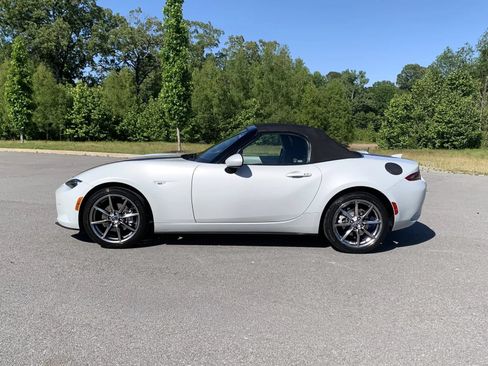 Used 2016 MAZDA MX-5 Miata Grand Touring RWD image 9