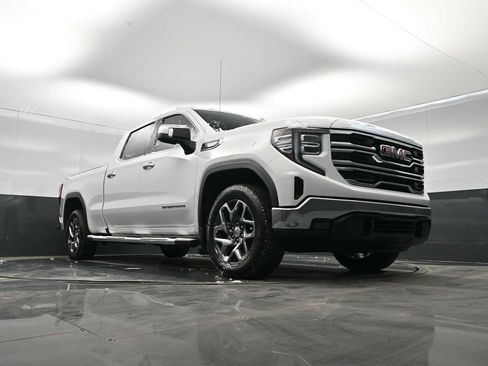 Used 2023 GMC Sierra 1500 SLT w/ SLT Convenience Package image 32