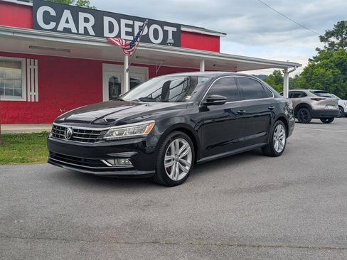 Used 2018 Volkswagen Passat 2.0T SE FWD image 2