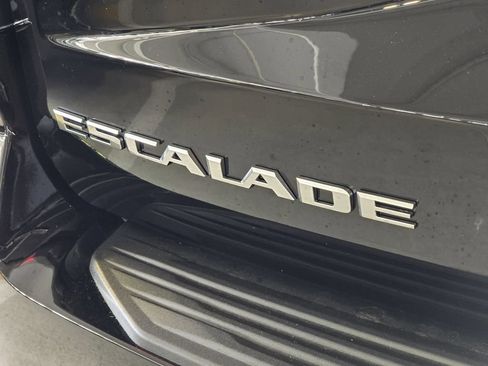 New 2026 Cadillac Escalade ESV Luxury w/ LPO, Radiant Package AWD/4WD image 6