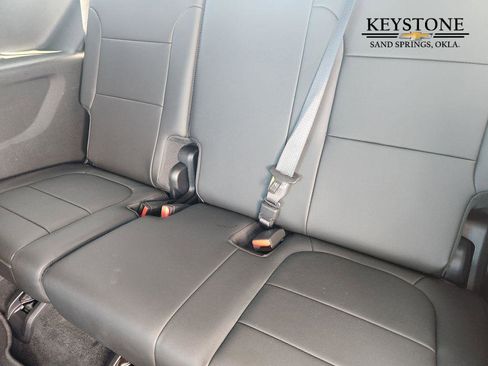 Used 2023 Chevrolet Traverse LT image 31
