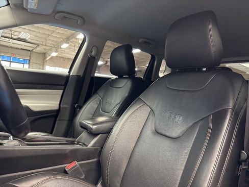 Used 2022 Jeep Compass Limited image 22