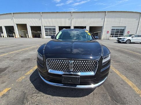 Used 2023 Lincoln Nautilus Reserve AWD/4WD image 2