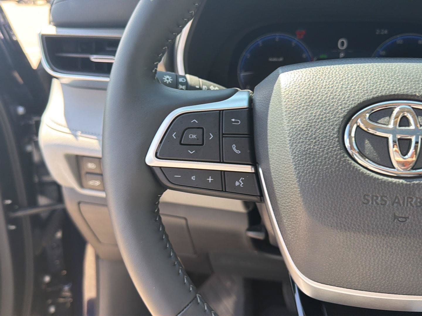 Certified 2026 Toyota Highlander Limited AWD/4WD image 16
