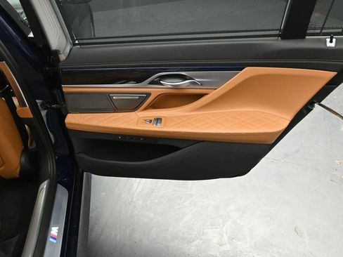 Used 2022 BMW 750i xDrive w/ Luxury Rear Seating Package image 25