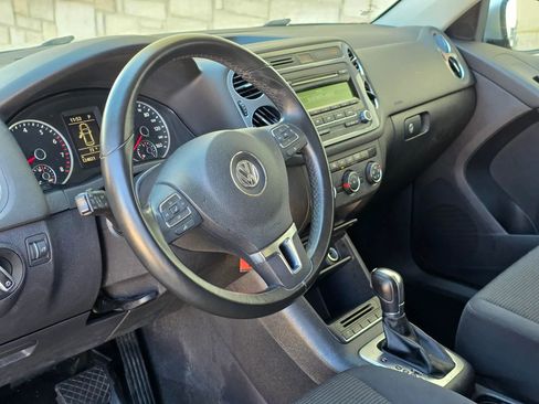 Used 2013 Volkswagen Tiguan S image 10