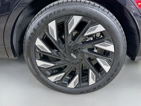 Used 2024 Lincoln Nautilus Reserve w/ Equipment Group 203A AWD/4WD image 37