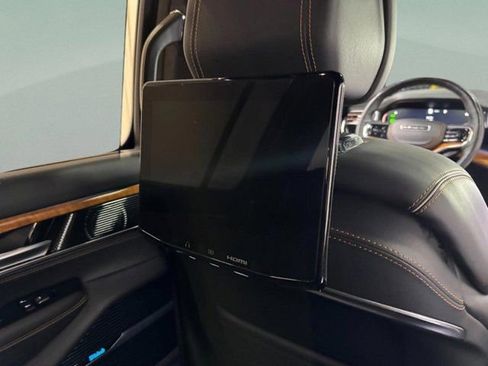 Used 2022 Jeep Grand Wagoneer Series III w/ Rear Seat Video Group 1 image 13