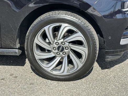 Used 2022 Lincoln Navigator L Reserve image 7