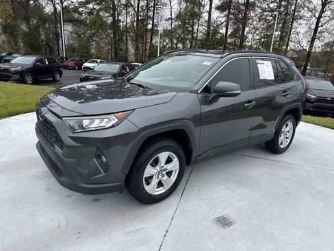 Used 2019 Toyota RAV4 XLE image 5
