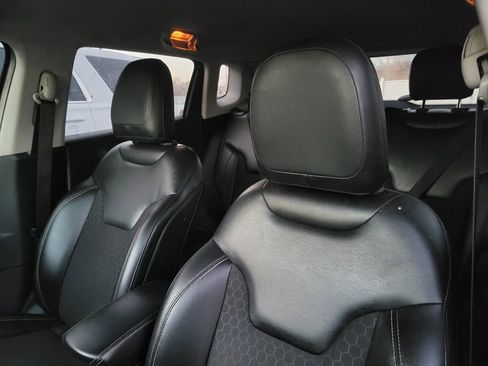 Used 2018 Jeep Compass Latitude w/ Popular Equipment Group image 6