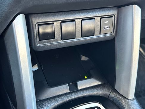 Used 2024 Toyota Corolla Cross LE image 31