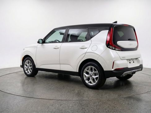 Used 2025 Kia Soul LX w/ LX Technology Package FWD image 6