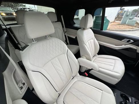 Used 2021 BMW X7 M50i w/ Executive Package image 47