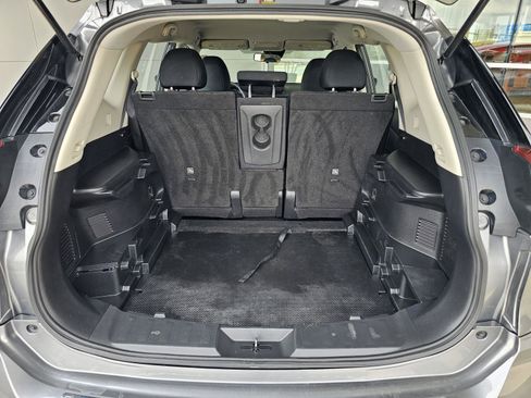 Used 2020 Nissan Rogue S image 5