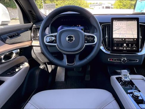 New 2026 Volvo XC90 T8 Plus w/ Protection Package AWD/4WD image 15
