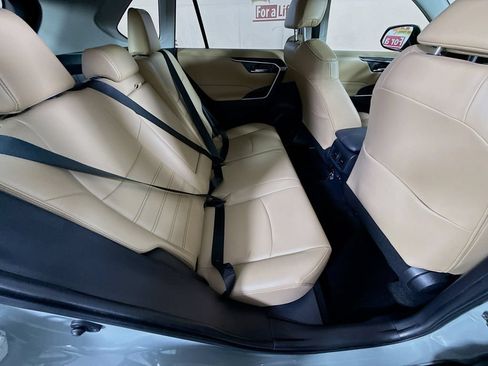 Certified 2021 Toyota RAV4 XLE Premium AWD/4WD image 29