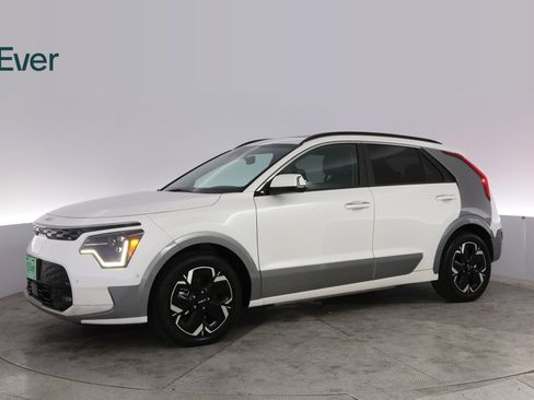 Used 2024 Kia Niro Wave w/ Wave Preserve Package FWD image 18