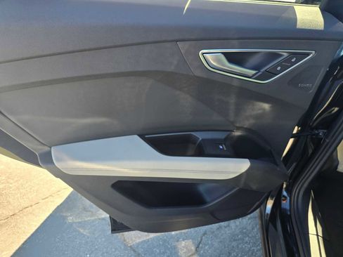 Used 2025 Audi Q4 e-tron Prestige w/ Cold Weather Package image 20