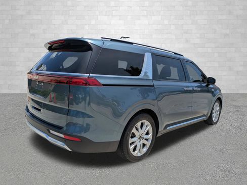 Used 2022 Kia Carnival SX FWD image 2